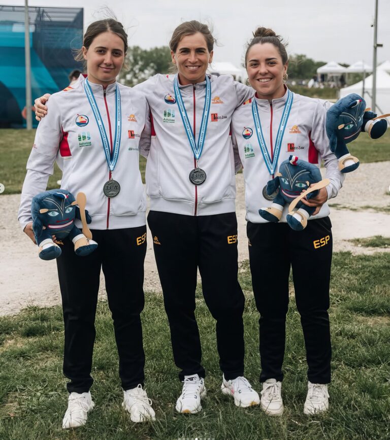 Laia Sorribes amb les seves companyes Maialen Chourraut i Leire Goñi