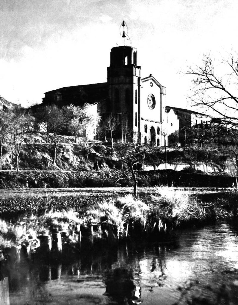 Aspectes de la sèquia i església de Sta. Maria